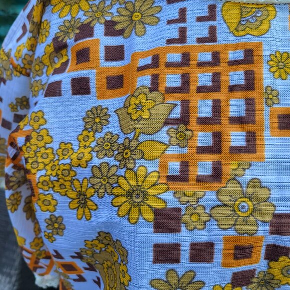 Refashioned Vintage Top (M/L) brown and orange 70's fashion pattern - Picture 3 of 4